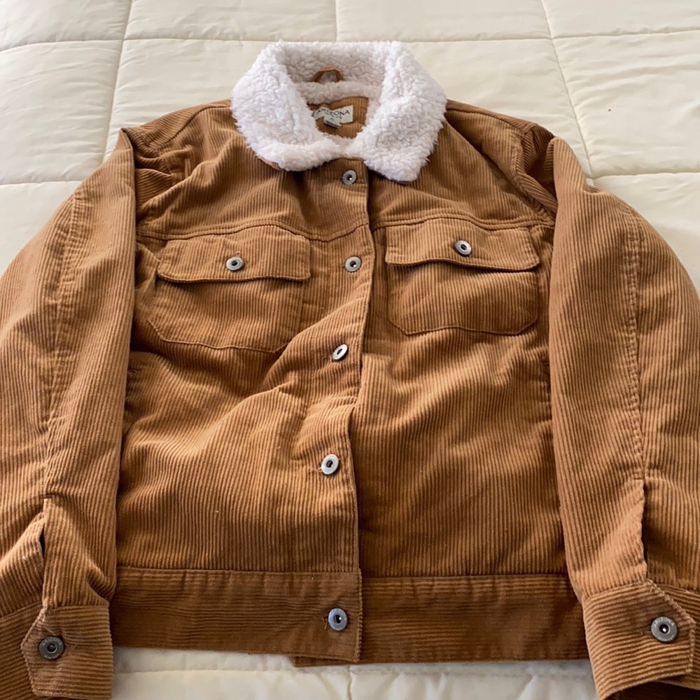 Fluffy corduroy jacket.